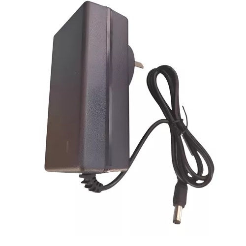 Fuente DC Multiuso 24v 2 Amper ST-2402