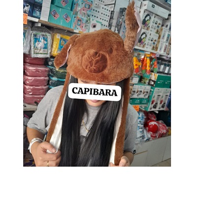 Gorro Peluche Levantaorejas Capibara