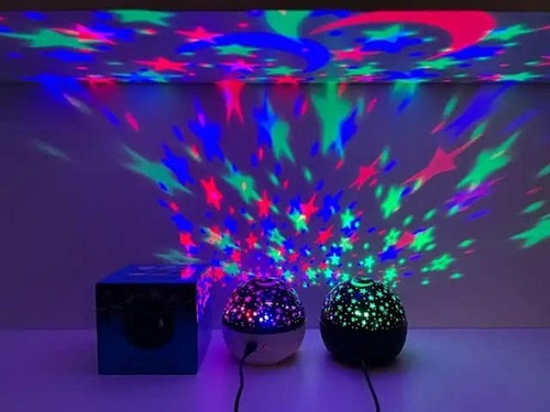 Parlante Proyector Estrellas Lunas 408gg